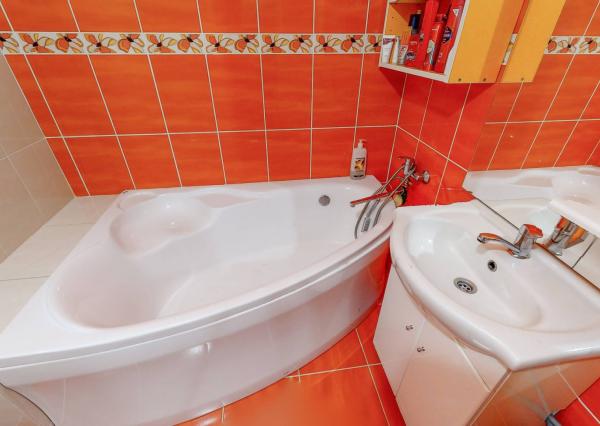 Byt 2+1 s loggiou (54 m2), sídl. Západ I. SNV