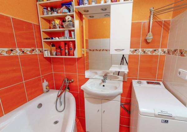 Byt 2+1 s loggiou (54 m2), sídl. Západ I. SNV