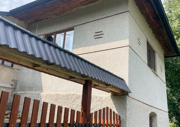 Chalupa s výhľadom na Levočské vrchy