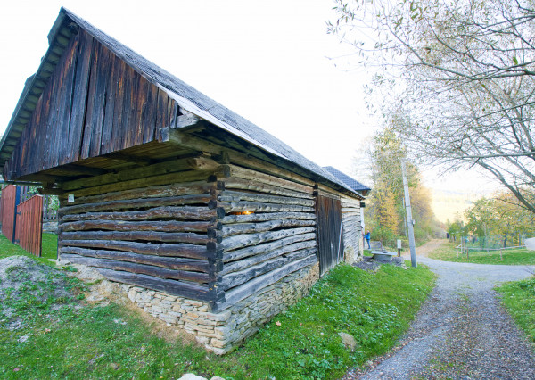 Chalupa s výhľadom na Levočské vrchy
