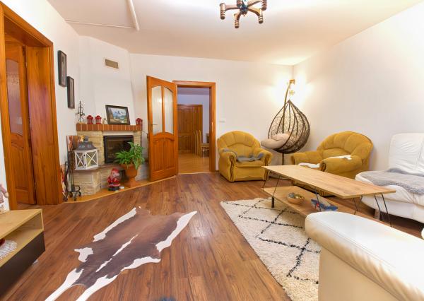 RD s penziónom v rekreačnej oblasti Hnilčík SKI Mraznica