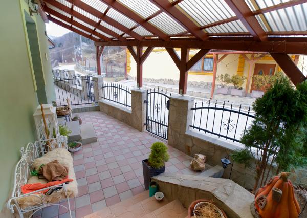 RD s penziónom v rekreačnej oblasti Hnilčík SKI Mraznica