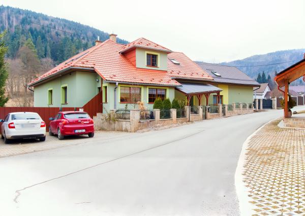 RD s penziónom v rekreačnej oblasti Hnilčík SKI Mraznica