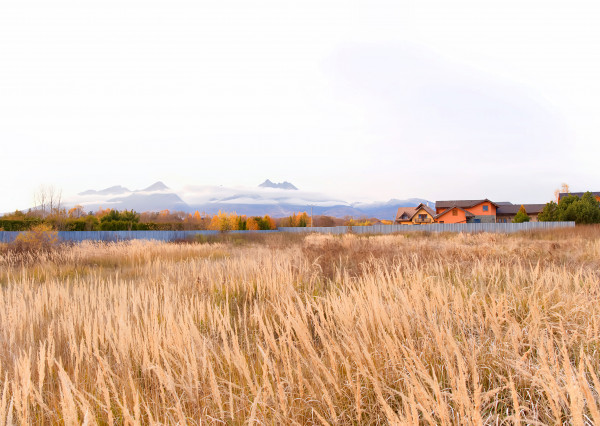 Rovinatý stavebný pozemok (1271 m2) Veľká Lomnica
