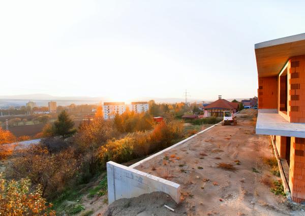 Novostavba 4+1 (179 m2) s garážou a terasou, Blaumont SNV