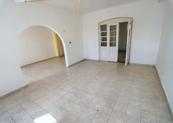 Polyfunkčný objekt blízko centra mesta Sp. Nová Ves