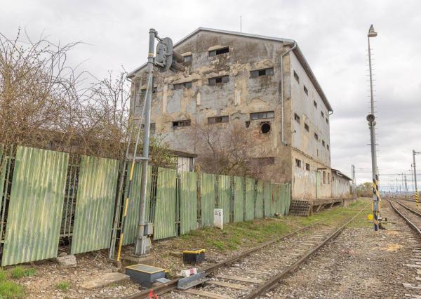ZNÍŽENÁ CENA! Podnik. areál (0,6 ha) Moldava nad Bodvou