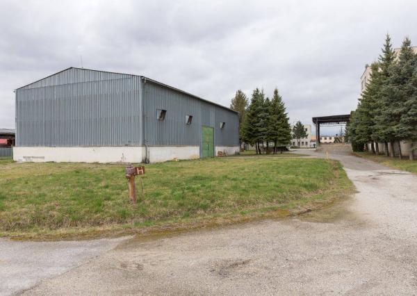 ZNÍŽENÁ CENA! Podnikateľský areál (3,3 ha) neďaleko Košíc