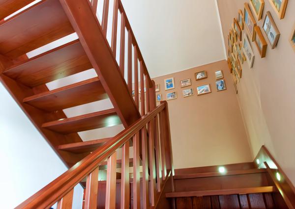 Rodinný dom (654 m2), garáž, altánok, záhrada Smižany