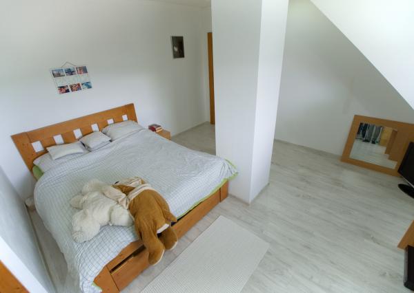 Rodinný dom (654 m2), garáž, altánok, záhrada Smižany