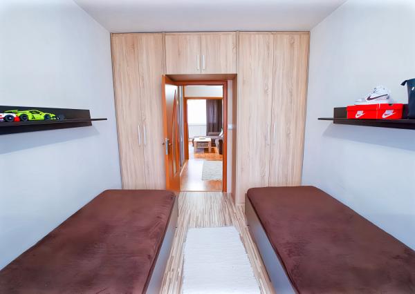 VEĽKÝ BYT 3+1 (75 m2) loggia, sídl. Západ Levoča