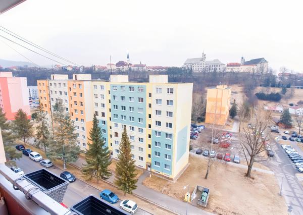 VEĽKÝ BYT 3+1 (75 m2) loggia, sídl. Západ Levoča