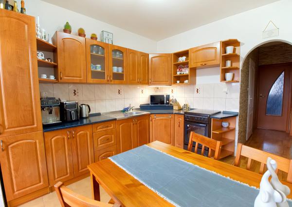 VEĽKÝ BYT 3+1 (75 m2) loggia, sídl. Západ Levoča