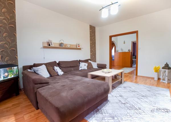 VEĽKÝ BYT 3+1 (75 m2) loggia, sídl. Západ Levoča