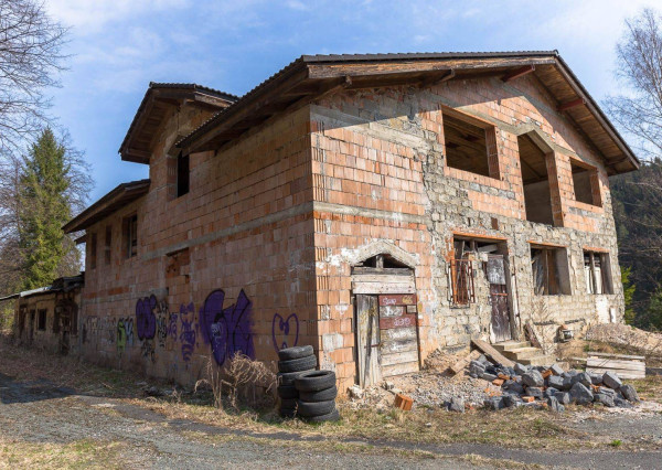 Polyfunkčný objekt, Novoveská Huta