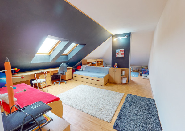 Veľký mezonet 4+1 (199 m2) s loggiou centrum Sp. Nová Ves