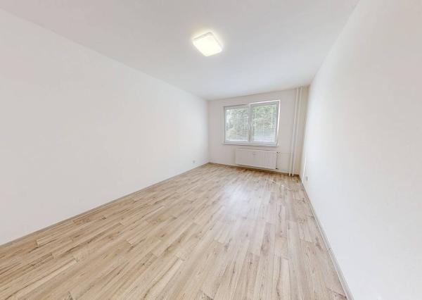 PRENÁJOM! Byt 2+1 (56 m2) loggia, sídl Západ