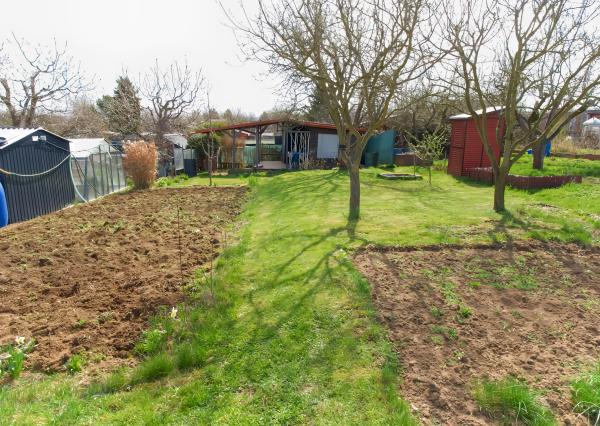 Záhrada s chatkou ( 282 m2) sídl. Mier Spišská Nová Ves