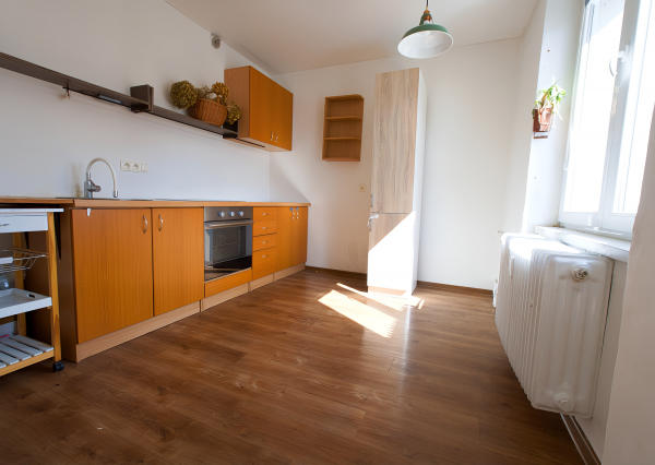 ZNÍŽENÁ CENA! Byt 2+1 (56 m2) centrum Spišská Nová Ves