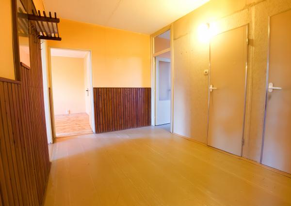 Byt 3+1 (71 m2) s loggiou, ul. Dubová Sp. Nová Ves