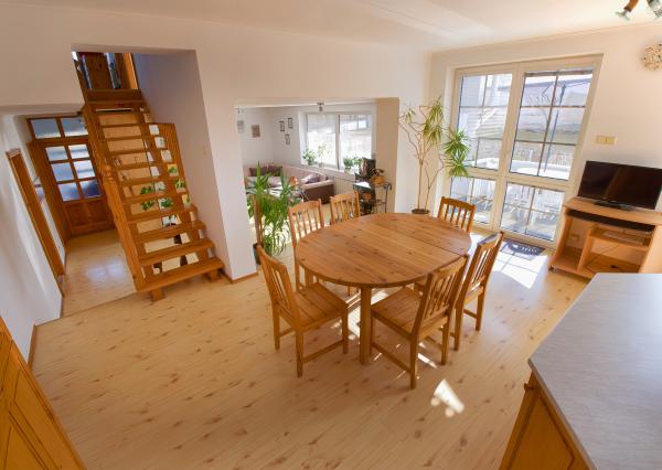 Rodinný dom s krásnou záhradou (922 m2) Markušovce pri SNV