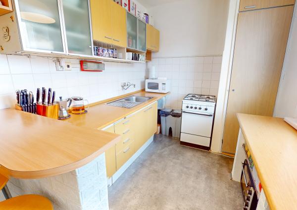 REZERVOVANÝ Veľký mezonet 4+1 (199 m2) s loggiou centrum Sp. Nová Ves