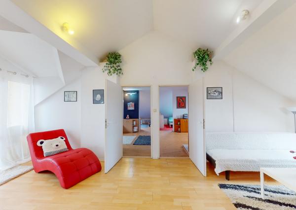 REZERVOVANÝ Veľký mezonet 4+1 (199 m2) s loggiou centrum Sp. Nová Ves