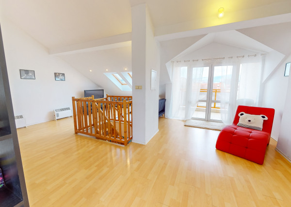 REZERVOVANÝ Veľký mezonet 4+1 (199 m2) s loggiou centrum Sp. Nová Ves