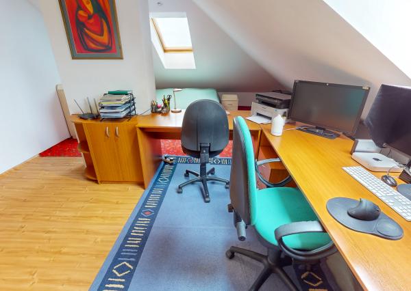 REZERVOVANÝ Veľký mezonet 4+1 (199 m2) s loggiou centrum Sp. Nová Ves