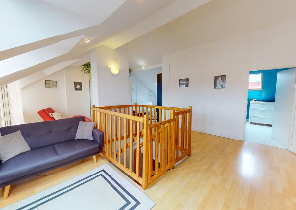 REZERVOVANÝ Veľký mezonet 4+1 (199 m2) s loggiou centrum Sp. Nová Ves