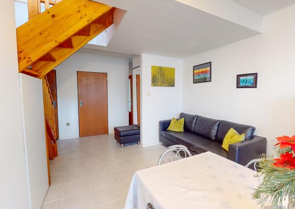 REZERVOVANÝ Veľký mezonet 4+1 (199 m2) s loggiou centrum Sp. Nová Ves