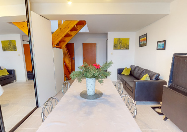 REZERVOVANÝ Veľký mezonet 4+1 (199 m2) s loggiou centrum Sp. Nová Ves