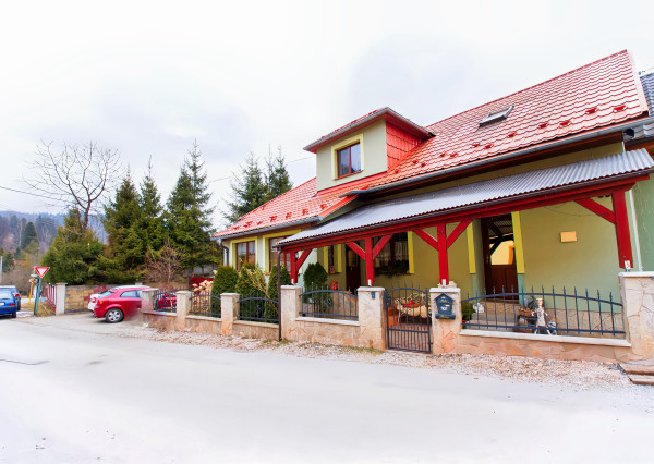 RD s penziónom v rekreačnej oblasti Hnilčík SKI Mraznica