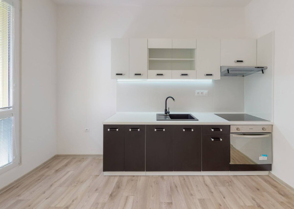 PRENÁJOM! Byt 2+1 (56 m2) loggia, sídl Západ