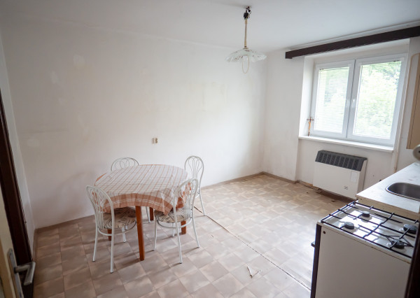 REZERVOVANÉ - 2 Izbový byt s balkónom v pôvodnom stave - Krompachy