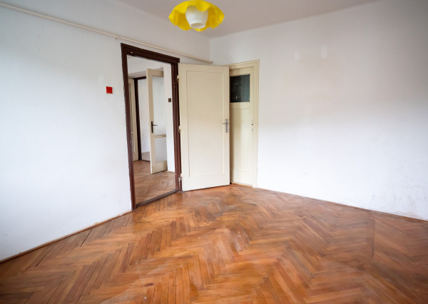 REZERVOVANÉ - 2 Izbový byt s balkónom v pôvodnom stave - Krompachy