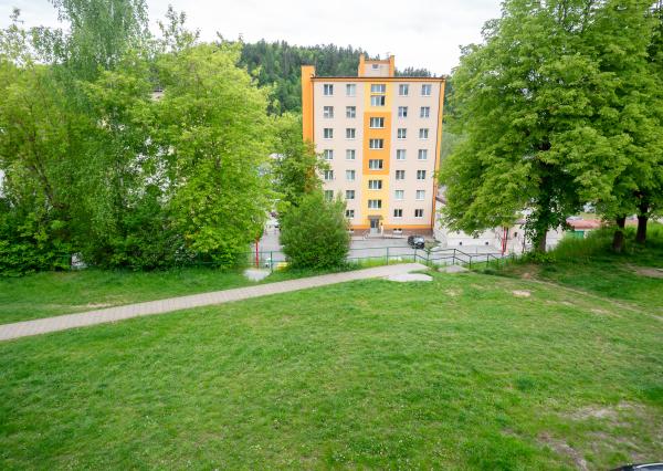 REZERVOVANÉ - 2 Izbový byt s balkónom v pôvodnom stave - Krompachy