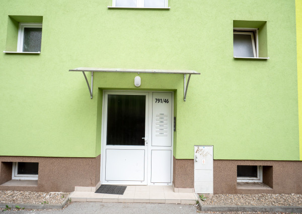 REZERVOVANÉ - 2 Izbový byt s balkónom v pôvodnom stave - Krompachy