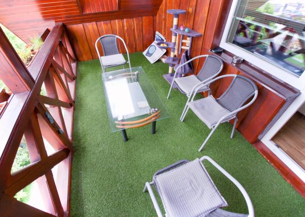 Rodinný dom (654 m2), garáž, altánok, záhrada Smižany