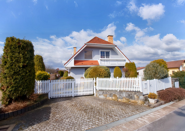 Rodinný dom s krásnou záhradou (922 m2) Markušovce pri SNV