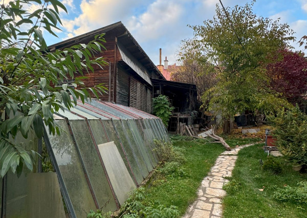 Meštiansky dom s veľkým pozemkom (1 546 m2) v centre Levoče