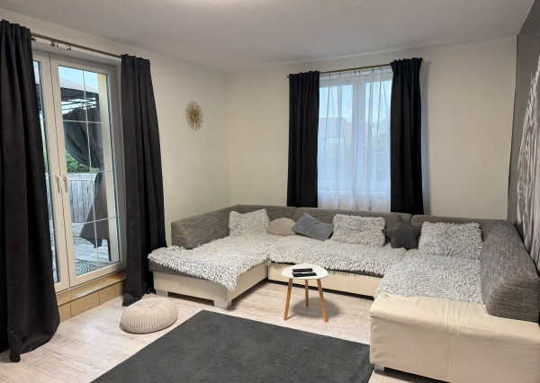 ZNÍŽENÁ CENA ! Rodinný dom s veľkým pozemkom v obci Tvarožná