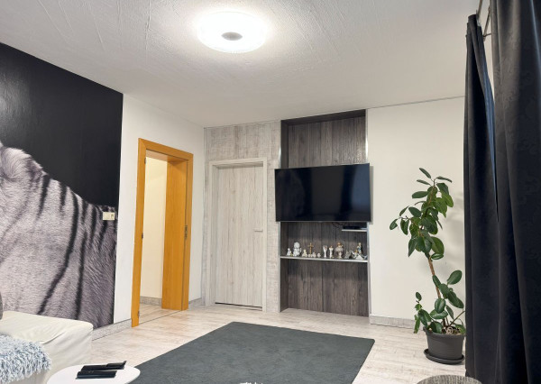 ZNÍŽENÁ CENA ! Rodinný dom s veľkým pozemkom v obci Tvarožná