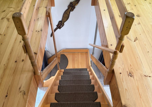 ZNÍŽENÁ CENA ! Rodinný dom s veľkým pozemkom v obci Tvarožná