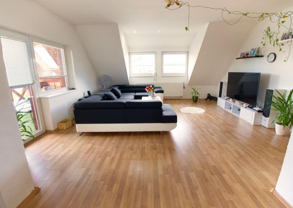 Rodinný dom (654 m2), garáž, altánok, záhrada Smižany