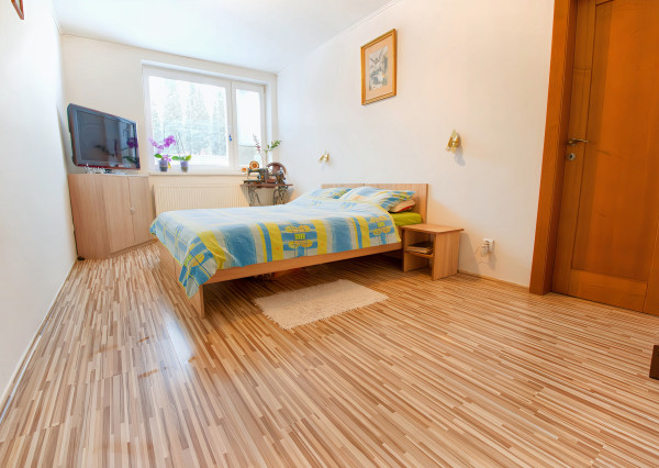 Rodinný dom (654 m2), garáž, altánok, záhrada Smižany