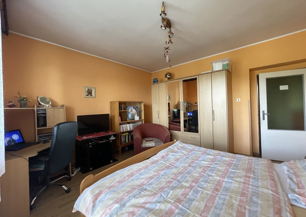 Tehlový byt 3+1 (124,5m) so záhradou a garážou, Markušovce