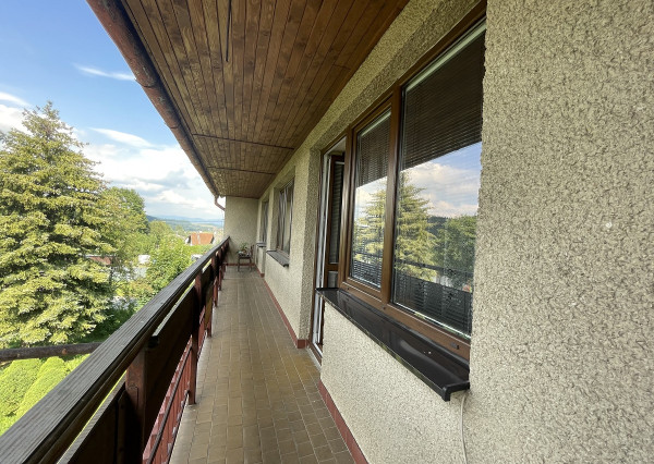 Tehlový byt 3+1 (124,5m) so záhradou a garážou, Markušovce