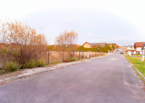 Rovinatý stavebný pozemok (1271 m2) Veľká Lomnica