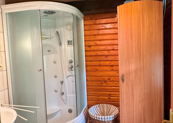 Cena dohodou ! Na predaj ponúkame chatu v Levočskej doline